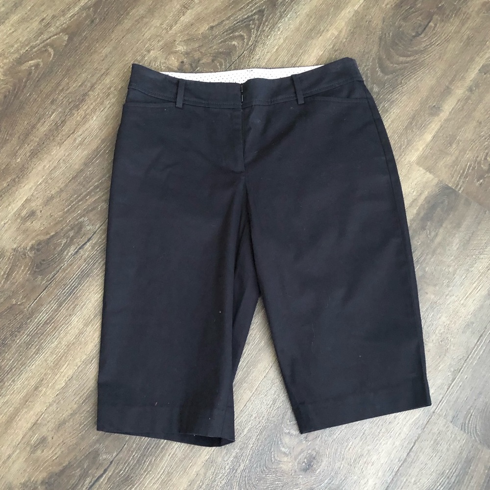 New! Perfect shorts. Size 4. Black.